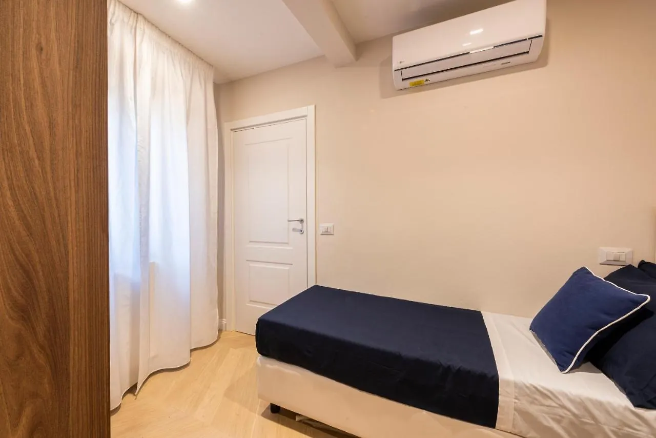 Blue Santa Croce By Mmega Apartment Florence 0*,